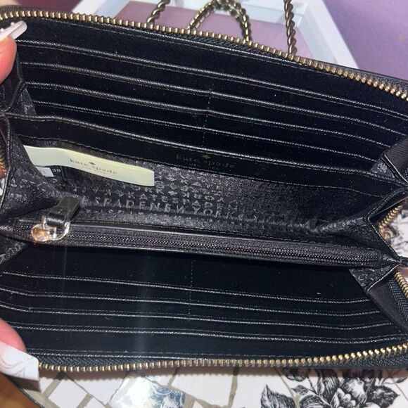 Kate Spade NY “roses falling”Leather med full-zip wallet. Excellent condition. - Picture 3 of 9